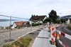 Noch bis Ende 2026 bleibt dieser Abschnitt der Alten Landstrasse in Oberrieden nur einspurig befahrbar.