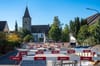 Auf diesem Abschnitt der Dorfstrasse ist ab nächster Woche für Fussgängerinnen und Fussgänger kein Durchkommen mehr.
