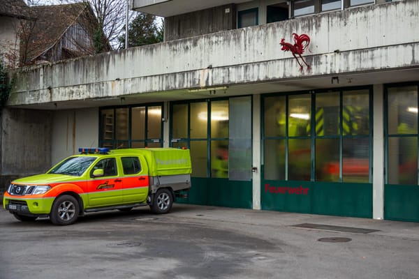 Das Feuerwehrdepot an der Alten Landstrasse 166 ist in die Jahre gekommen.