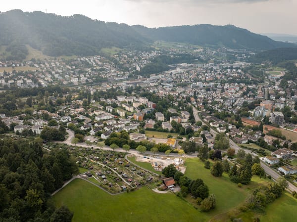 Seit sechs Jahren darf die Stadt Adliswil eigene Grundstücke nicht mehr verkaufen. Der Stadtrat muss jetzt darlegen, welche…