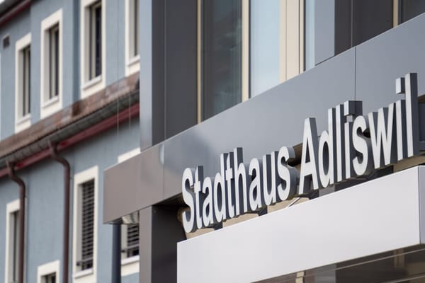 Um die Leistungen im Zivilstandswesen weiterhin zu erfüllen, benötigt Adliswil die Unterstützung externer Mitarbeitender.