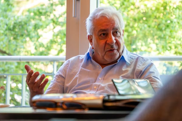 Das schriftstellerische Schaffen von Ulrich Hunziker ist geprägt von seinen beruflichen Erfahrungen in der Finanzindustrie.