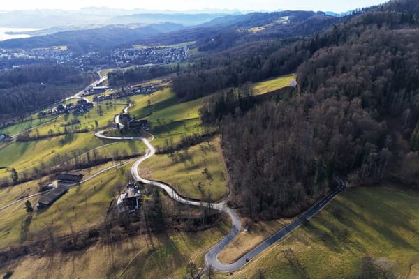 Die Verbindung vom Sihltal (im Hintergrund Gattikon und Langnau) über die Buchenegg ist Mittwoch und Donnerstag geschlossen.