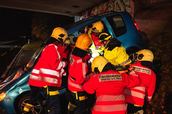 Rettungsübung auf der Sihltalstrasse