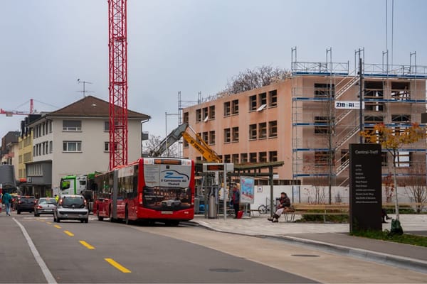 Baustellen gehören seit Jahren zum Bild des Thalwiler Zentrums