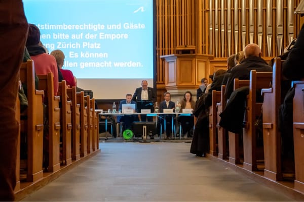 Gelebte Demokratie in Thalwil mit vielen Eltern, die am Schluss zufrieden nach Hause gingen.