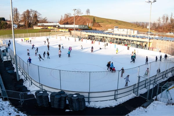 Namentlich nicht bekannte Investoren wollen die Eisbahn Brand kaufen und für 14 Millionen Franken eine Eishalle mit…