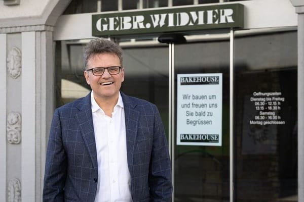 Michael Imholz vor dem Lokal, das im Mai als «Bakehouse» eröffnet wird.