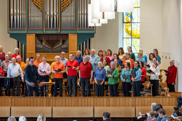 Unter dem Titel «Unterwegs» lud der Chor Rüschlikon zum Konzert in die Kirche.