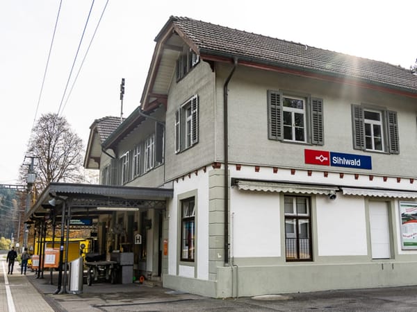 Fünf Wochen lang verkehrte kein Zug zur Station Sihlwald.
