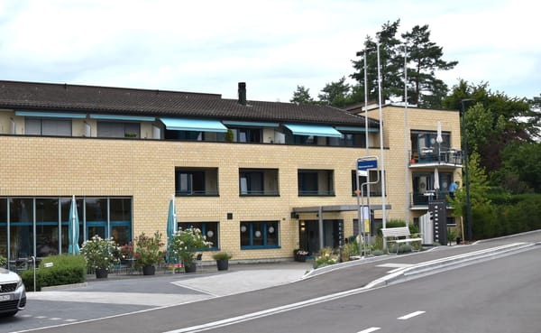 Das Alterszentrum Hochweid an der Stockenstrasse in Kilchberg soll eine neue Rechtsform erhalten.