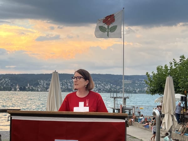 Festrednerin Christina Spoerry betonte die Bedeutung des Dialogs für die Demokratie.