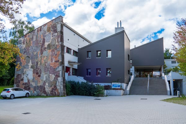 An der Sekundarschule wurde am Mittwoch ein Schüler bis zur Bewusstlosigkeit gewürgt.